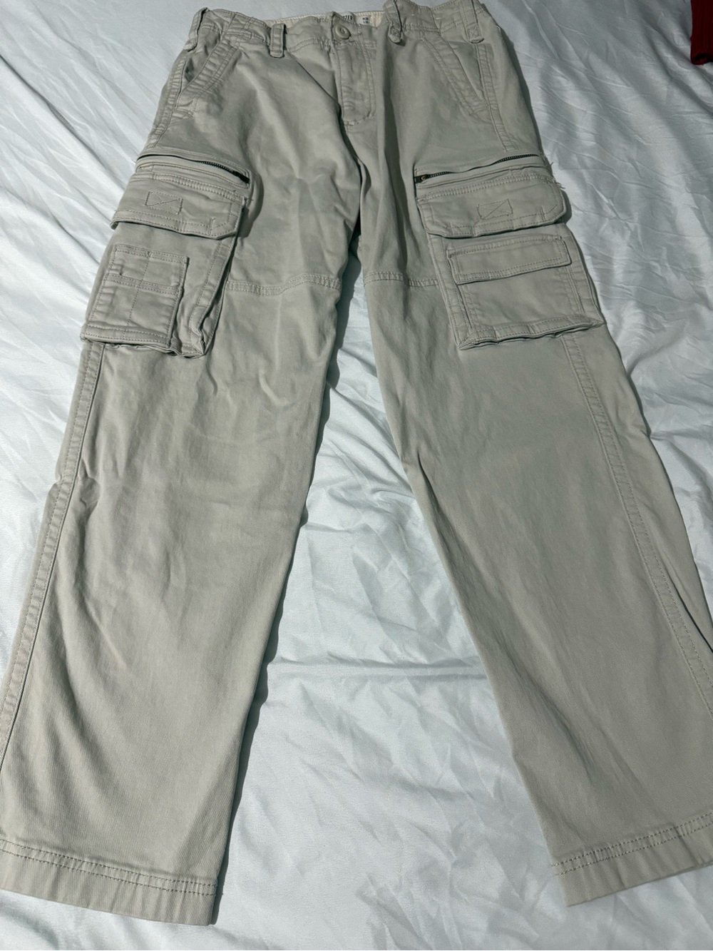 Men's Khaki Hollister Cargo Pants - Loose fit Utility Style